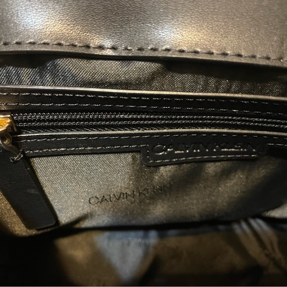 Calvin Klein Evelyn flap black crossbody bag—NWT - Picture 5 of 9